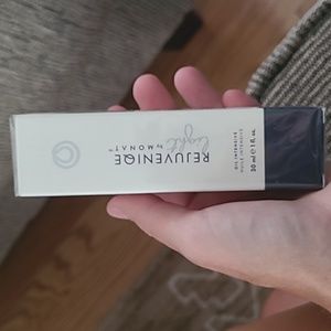 Monat hair oil